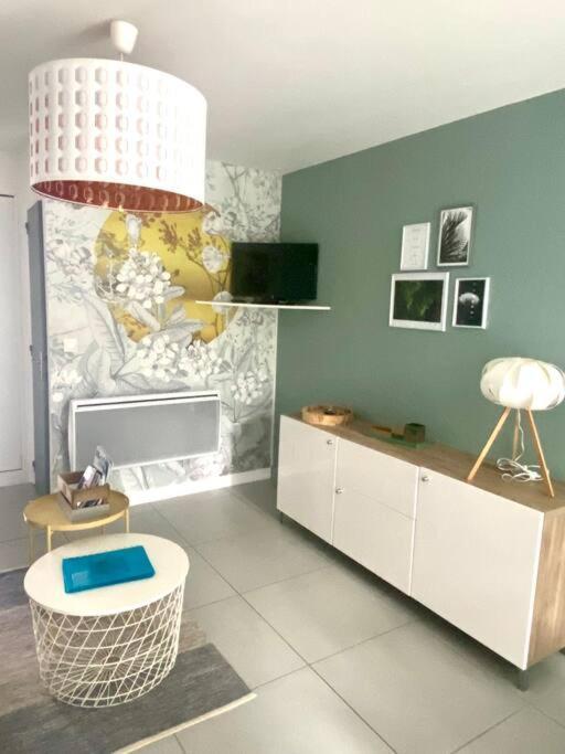 Appartement-jardinet 300 M St Palais Sur